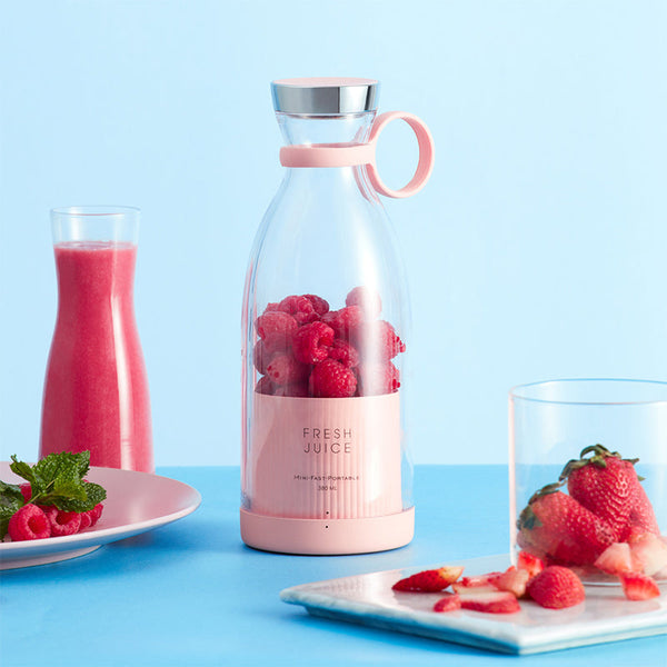 Smoothie Blender, wireless blender for fruit smoothies, Portable smoothie maker, Gym use smoothies rechargeable